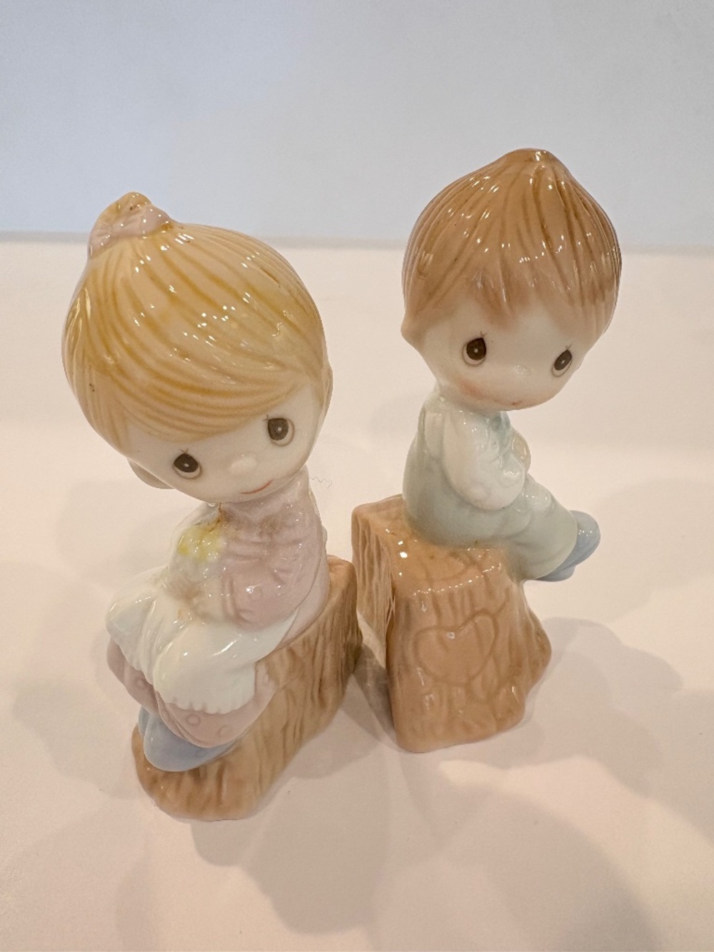 Vtg Precious Moments Salt & Pepper Shakers Ceramic Pastel 1993 Cottagecore